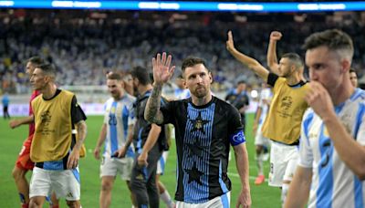 Mesmo com o susto no final do jogo, Messi elogia seleção argentina 'uma equipe muito competitiva'