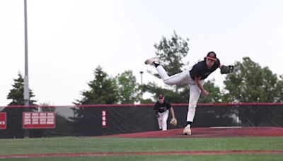 Verona pitcher Jack DeTienne in action