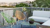 Wait a minute – turns out this cheap household ingredient might just be the easiest way to clean outdoor furniture