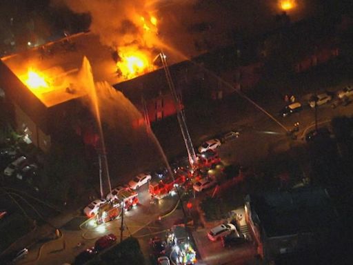 Crews battle fire at Northeast Philadelphia apartment building on Roosevelt Boulevard