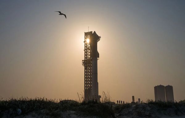 SpaceX's Starship and Super Heavy booster make epic splashdowns in Gulf of Mexico, Indian Ocean