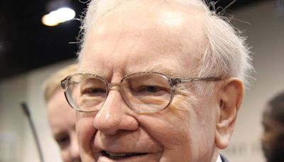 Warren Buffett Discusses Apple, Cash, Insurance, Artificial Intelligence (AI), and More at Berkshire Hathaway's Annual Meeting