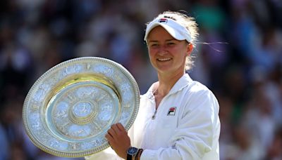 Barbora Krejcikova emulates hero Jana Novotna with Wimbledon triumph after three-set thriller