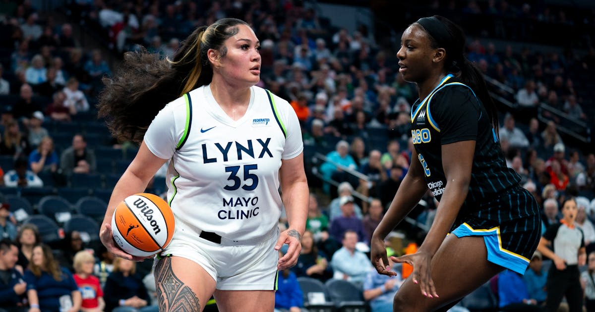 Minnesota Lynx fan streams preseason game from Target Center seat on X