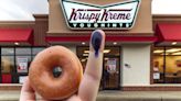 Votantes abarrotan Krispy Kreme para conseguir donas gratis