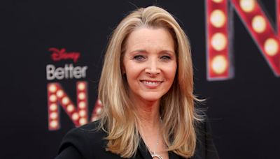 Lisa Kudrow Reveals the Big Star Who Called Her Phoebe (Her Character’s Name in ‘Friends’) at a Party