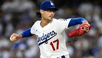 Dodgers lose another reliever, place Kelly on IL