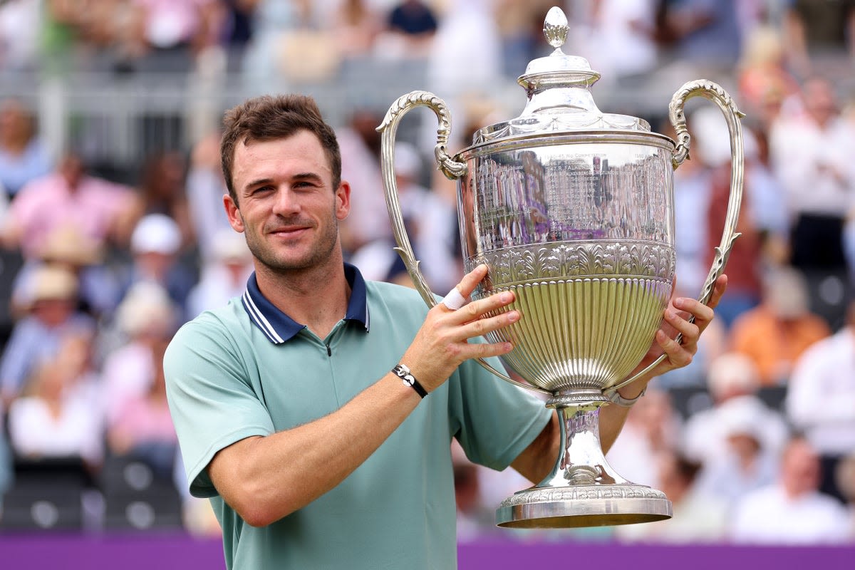 Tommy Paul holds off Lorenzo Musetti to win Queen's Club title