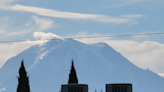 Cloud over Mount Rainier stirs up panic after people mistake it for sign of eruption