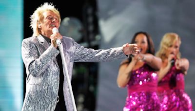 Rod Stewart Takes On Trump With Very Political Message