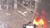 Prendieron fuego un móvil de Cadena 3 frente al Congreso