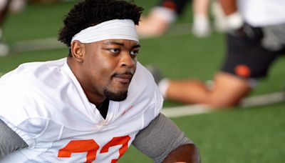 How Oklahoma State football DE Obi Ezeigbo's 'very quick first step' makes him a weapon