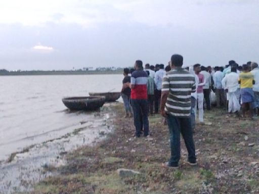 6 feared drowned as coracle overturns during escape attempt from gambling raid in Karnataka