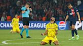 Árbitro lloró tras finalizar el PSG-Borussia Dortmund