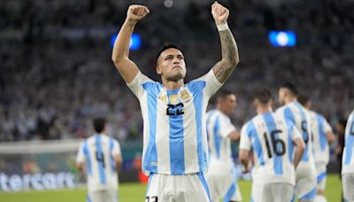 Lautaro Martínez scores twice and Argentina playing without Messi beats Peru 2-0 to end group play