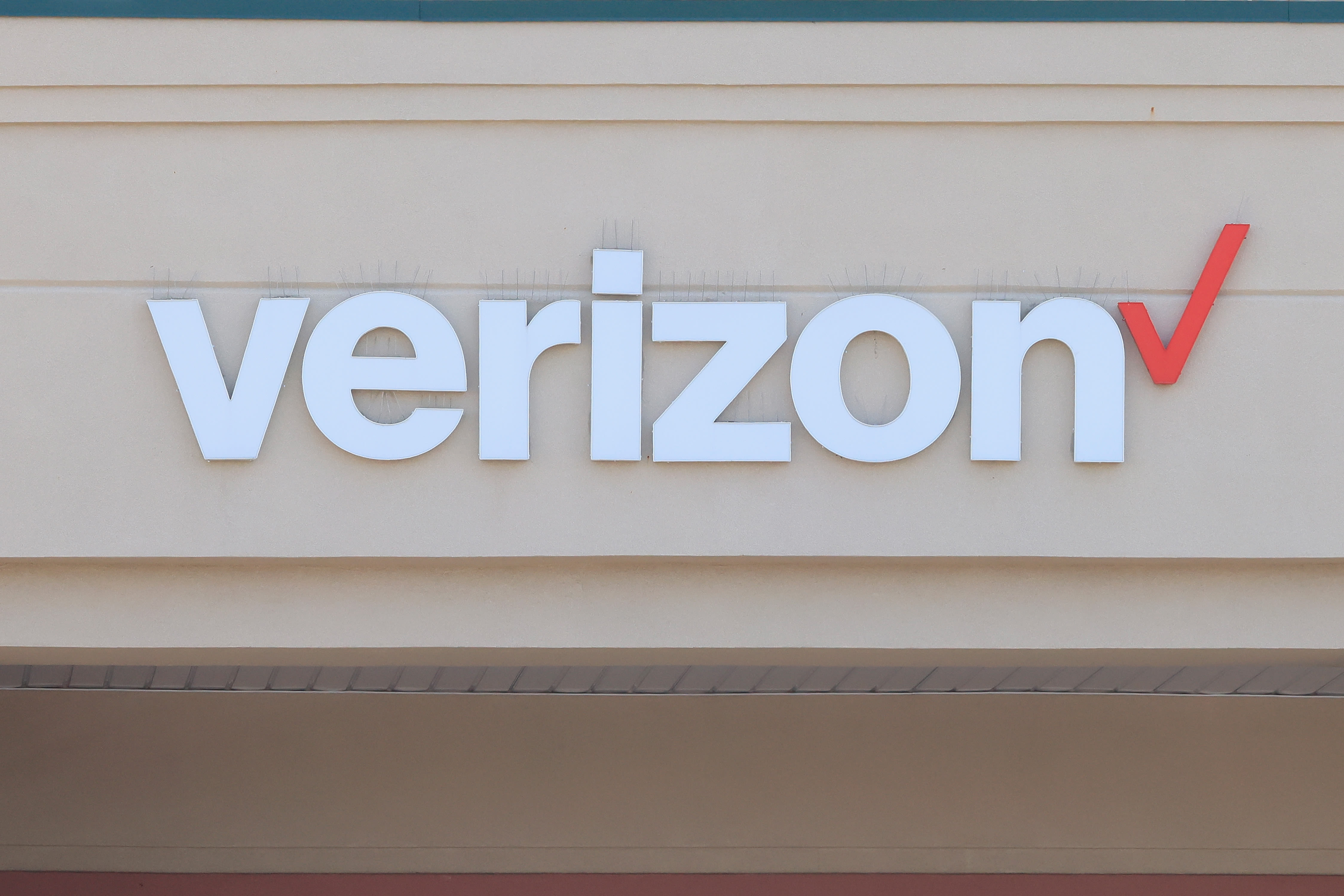 Verizon to Acquire Frontier for $20 Billion in Cash