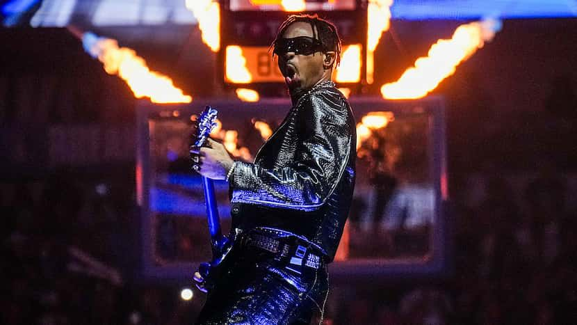 ‘GuitarSlayer’ pumped up the AAC crowd before Mavs-Wolves Game 3