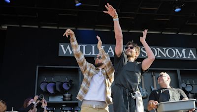 Steph Curry and Bradley Cooper throw cheesesteaks at BottleRock