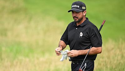 Jason Day leads at The Open as Cam Smith endures horror tournament