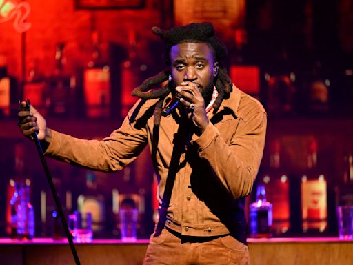 Watch Shaboozey’s Rousing Performance of ‘A Bar Song (Tipsy)’ on ‘Fallon’