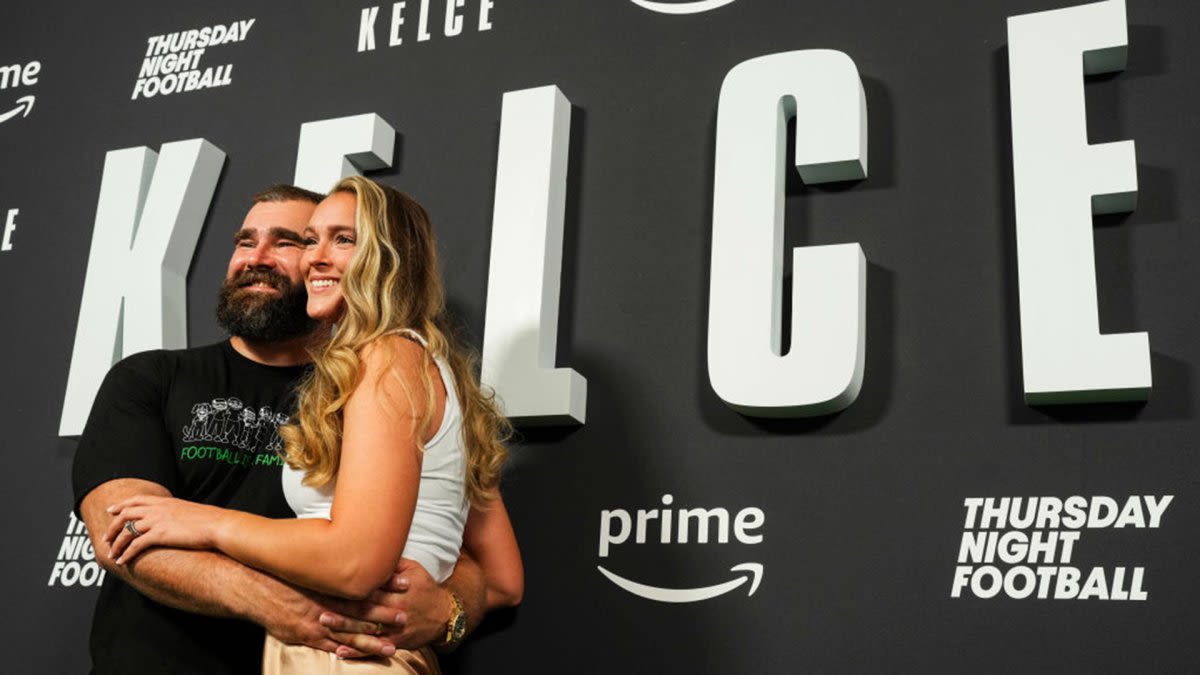 NJ mayor apologizes after video shows woman yelling at Kylie Kelce in front of Jason Kelce
