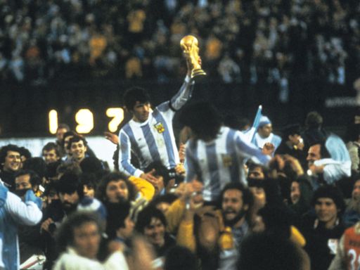Argentina se enfrenta a Chile recordando a Menotti y la primera estrella albiceleste