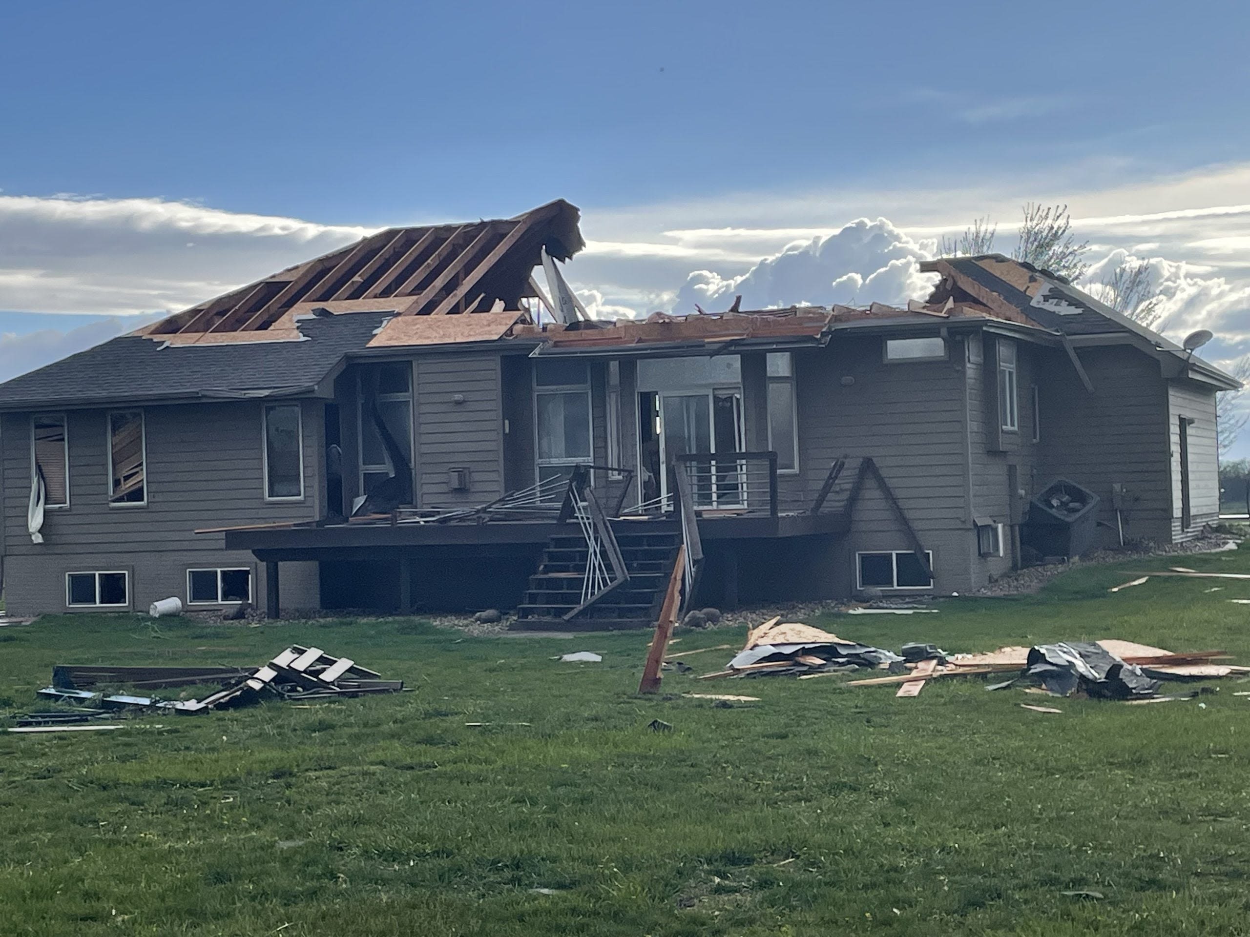 Nebraska tornado survivor recounts mayhem: 'The windows exploded and glass was flying everywhere'