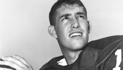 Steve Sloan, former Alabama All-American QB and athletics director, dies at 79