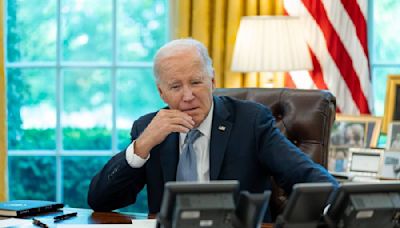 Joe Biden llega a Charlotte por oficiales asesinados en tiroteo - La Noticia