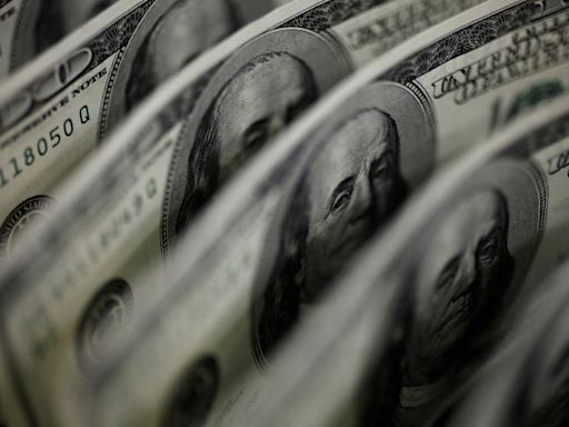 Dollar steady after soft US jobs report; yen starts week on back foot