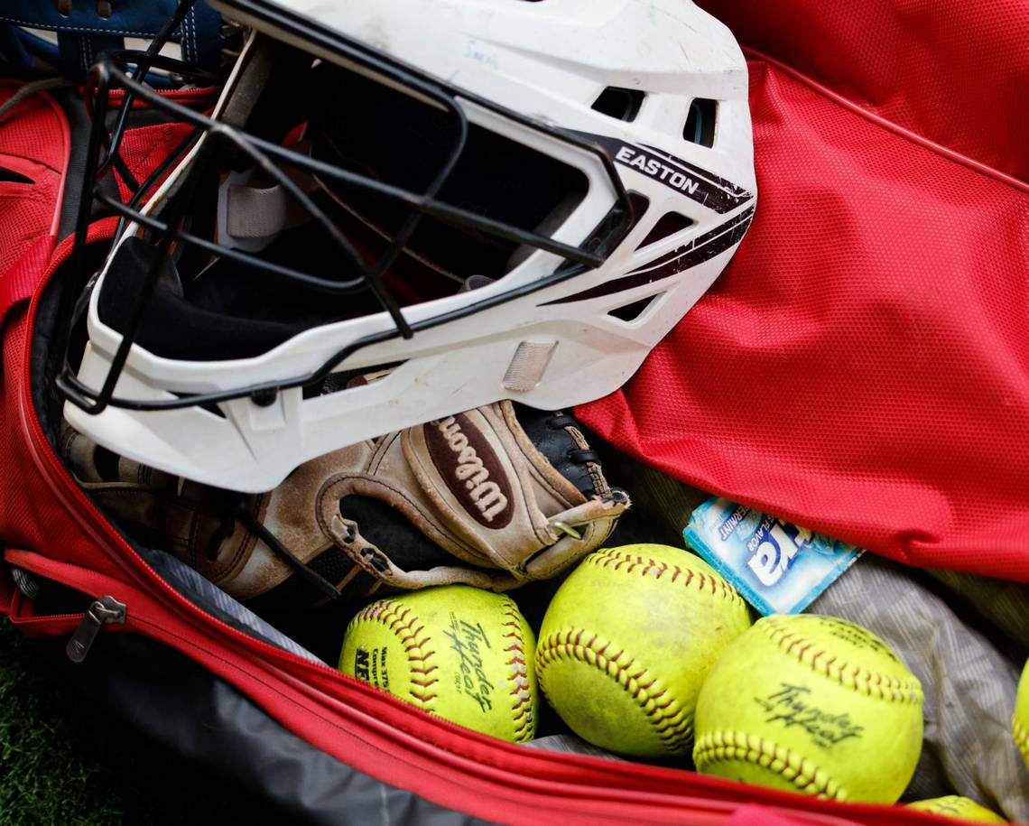 UIL baseball, softball roundup: See results from playoff games in Fort Worth-area