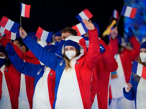 Who are the French flagbearers for the opening ceremony of the 2024 Paris Olympics?