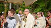 ‘When We Go and Keep Him Company’: Eucharistic Pilgrimage Crosses the Mississippi River