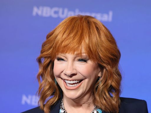 Fans Say They "Cannot Wait" After Reba McEntire Shares Photos of 'Happy's Place' Cast