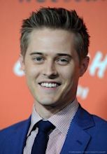 Lucas Grabeel