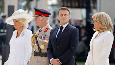 Brigitte Macron et Camilla : looks parfaitement assortis pour les 80 ans du D-Day, seules trois divergences notables