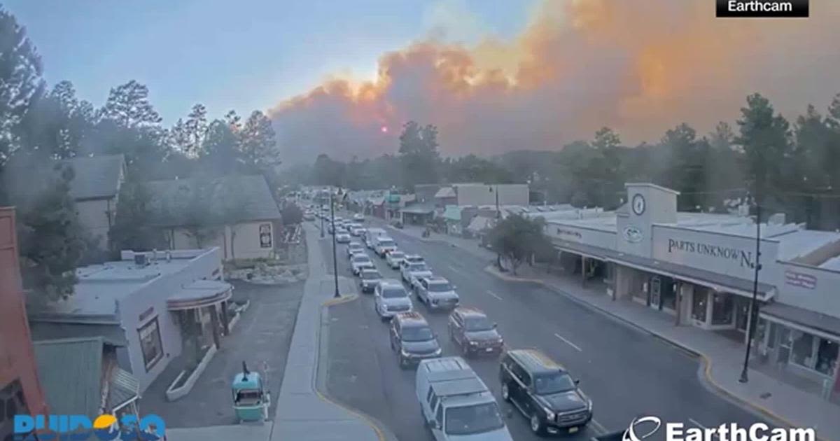 RAW: NM: LONG LINES OF CARS ESCAPE SOUTH FORK FIRE