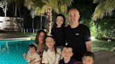 Andrés Iniesta presume de familia numerosa en su regreso a Japón