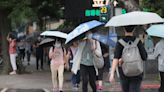 午後雷雨鞋子全濕！7招甩濕臭鞋 1元硬幣有奇效 - 生活