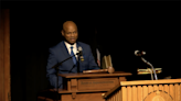 State legislators sworn in, 103rd Illinois General Assembly begins