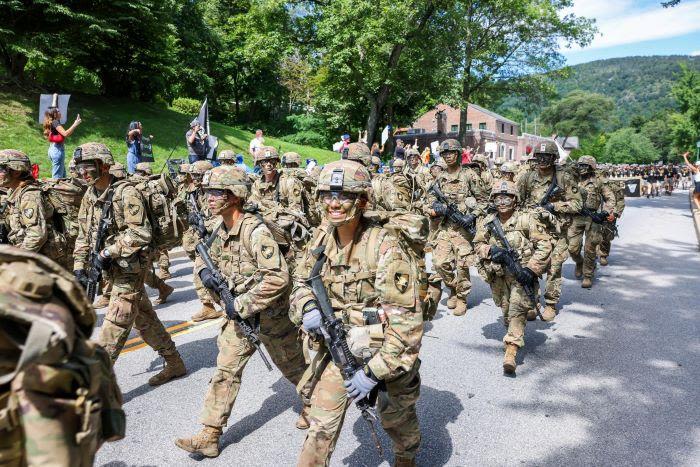 West Point freshmen complete Basic Training with 12-mile march back to campus - Mid Hudson News