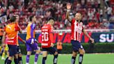 Problemas para Chivas: Chicharito Hernández es baja para el duelo ante Pachuca - El Diario NY