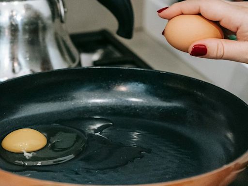 Are non-stick pans safe? ‘Teflon flu’ hits United States—Here’s what you need to know