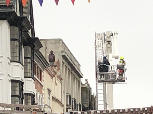 Man who climbed on to rooftop after burglary jailed