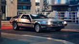 El icónico DeLorean de ‘Regreso al Futuro’ ahora es eléctrico