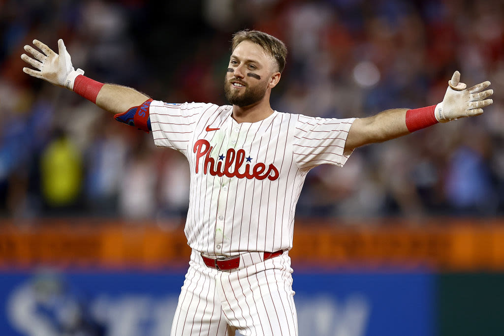 Spontaneous chants and surreal moments in Phillies' walk-off win