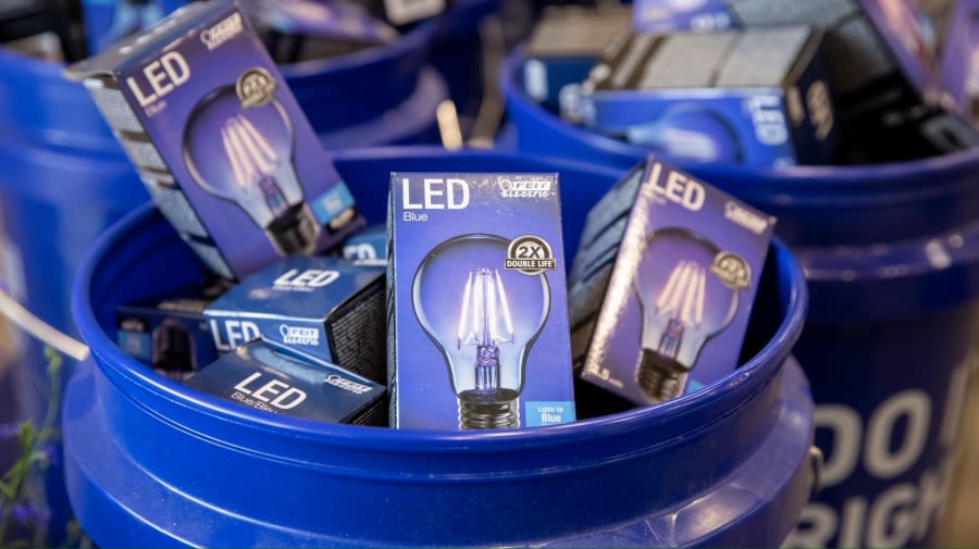 Lowe’s giving away blue light bulbs to support Charlotte’s fallen officers