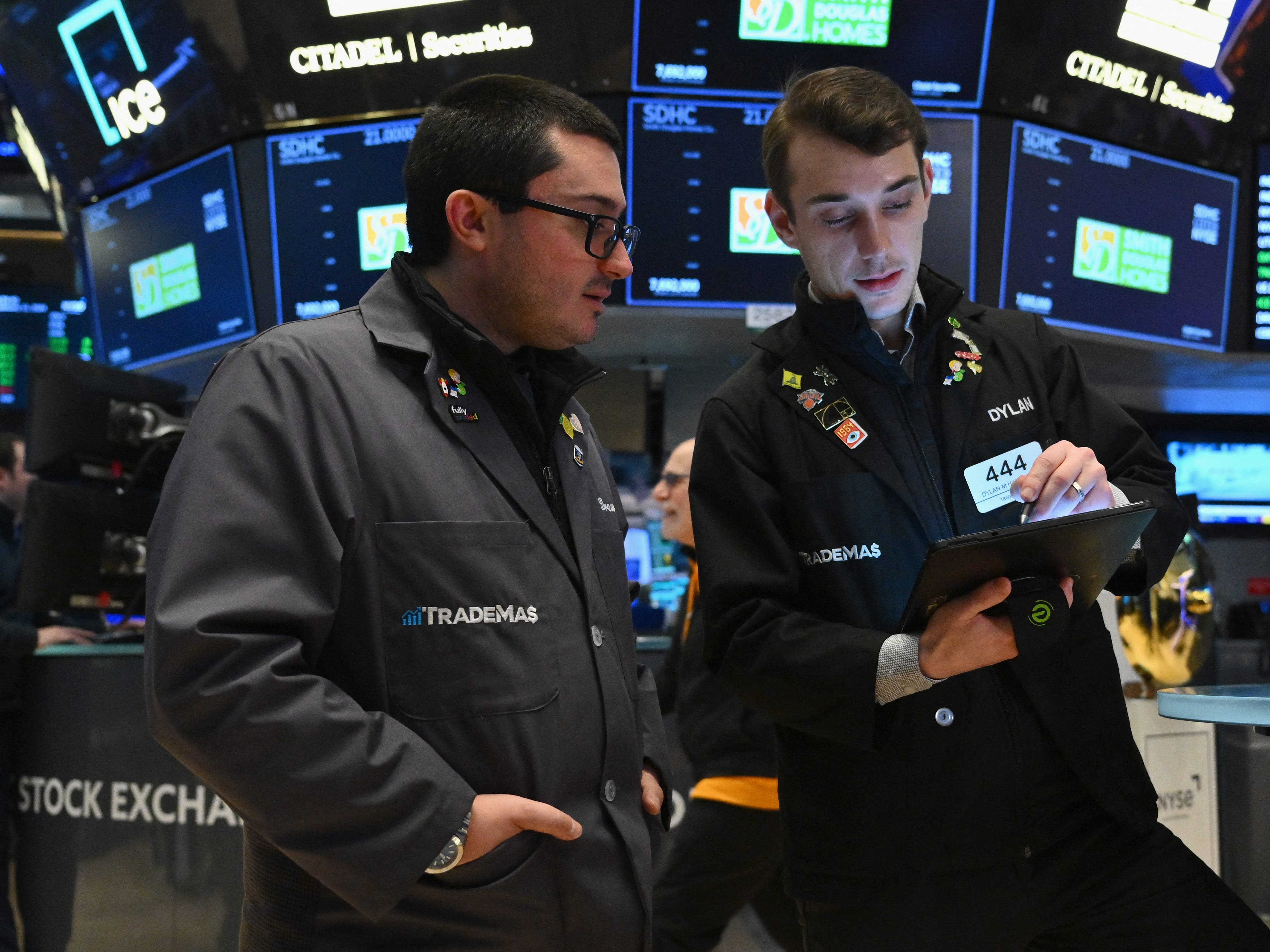 Stock market today: US stocks trade mixed as tech losses deepen and investors await PCE