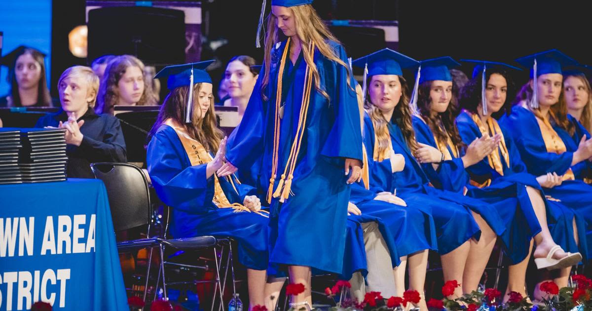 Elizabethtown Class of 2024 excited for the next step at graduation [photos]