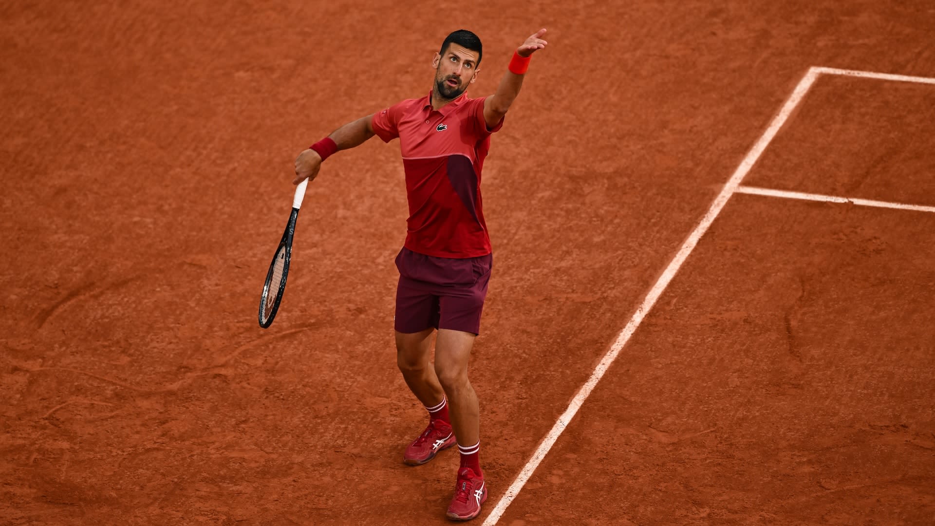 Novak Djokovic edges to first round victory at 2024 Roland Garros over Pierre-Hugues Herbert | Tennis.com